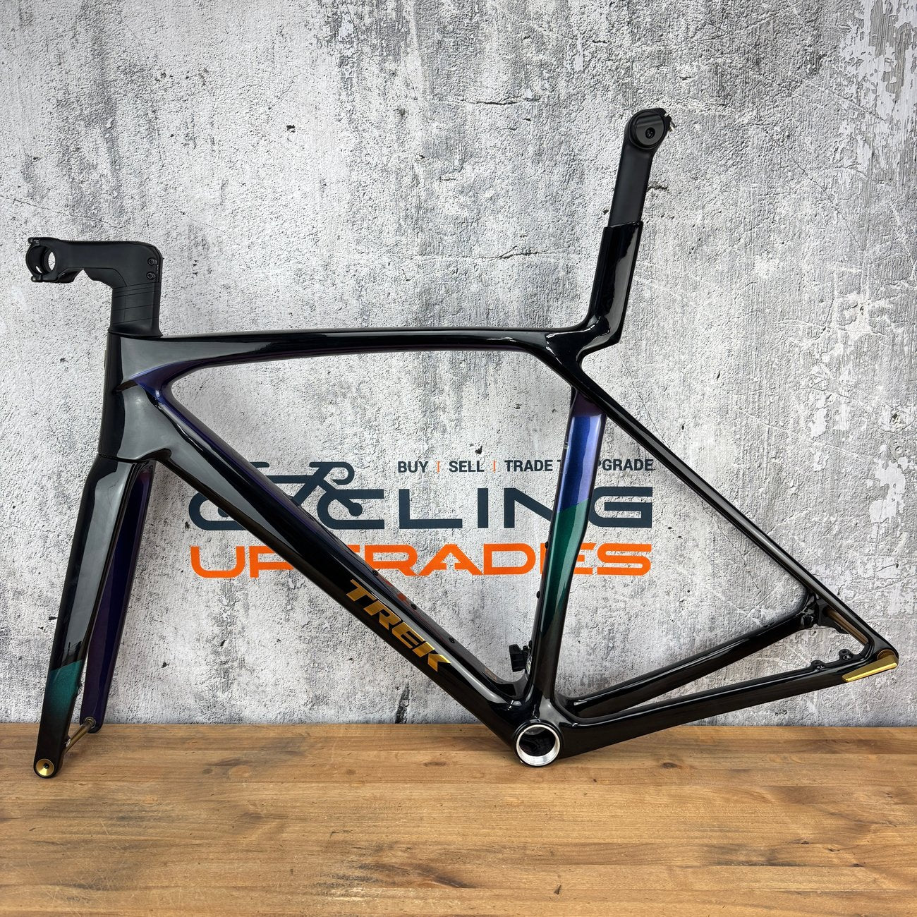 trek fahrradrahmen Low Mile! 2025 Trek Madone SL Gen 8 M/L Dark Star Carbon Disc Frameset 700c  2079g