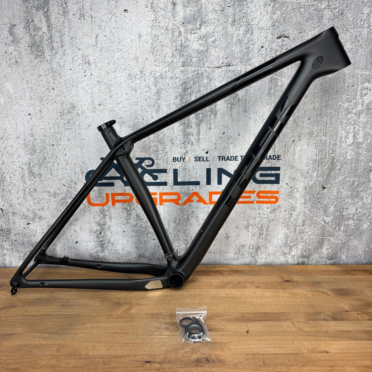 trek carbon fiber bicycles Used 5200 Road Bike- 54 cm NX Dub Cranks 170mm and BSA BB Trek FX Sport 5 -