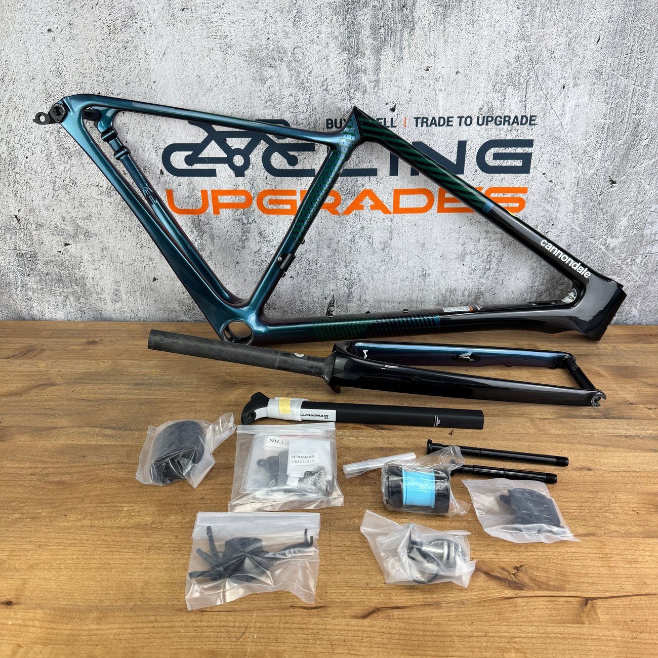 New! 2022 Cannondale SuperSix EVO Hi-Mod 44 (51cm Top Tube) Carbon