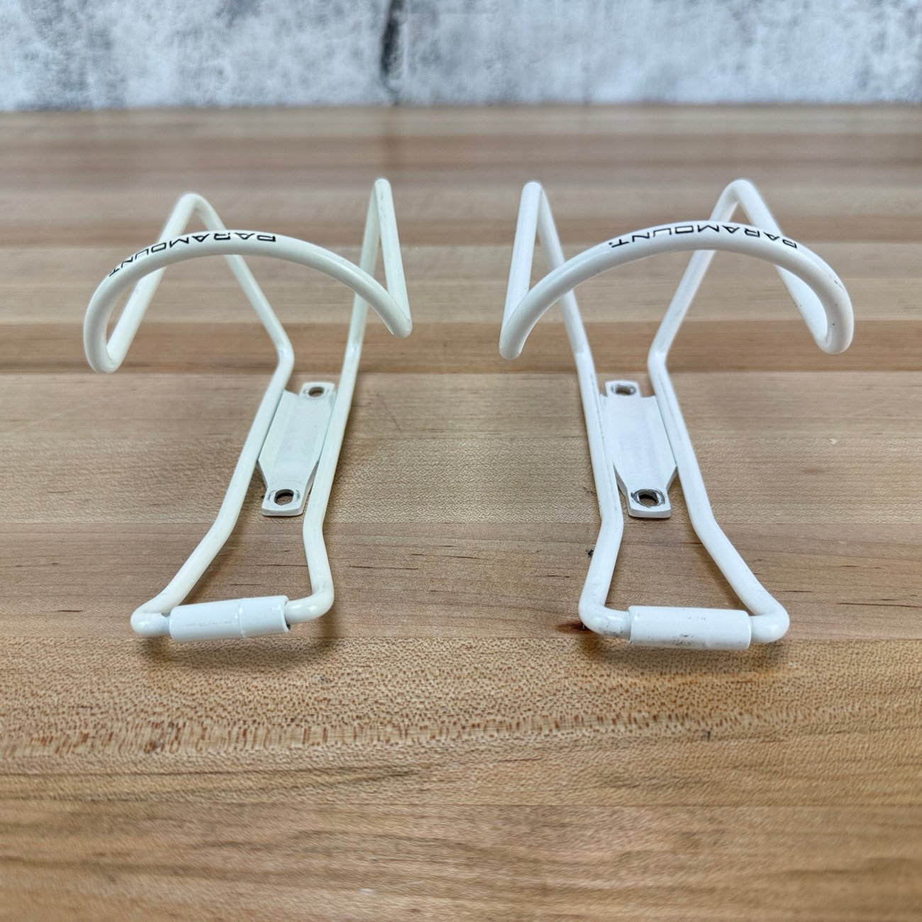 Pair Paramount White Aluminum Bike Water Bottle Cages 120g