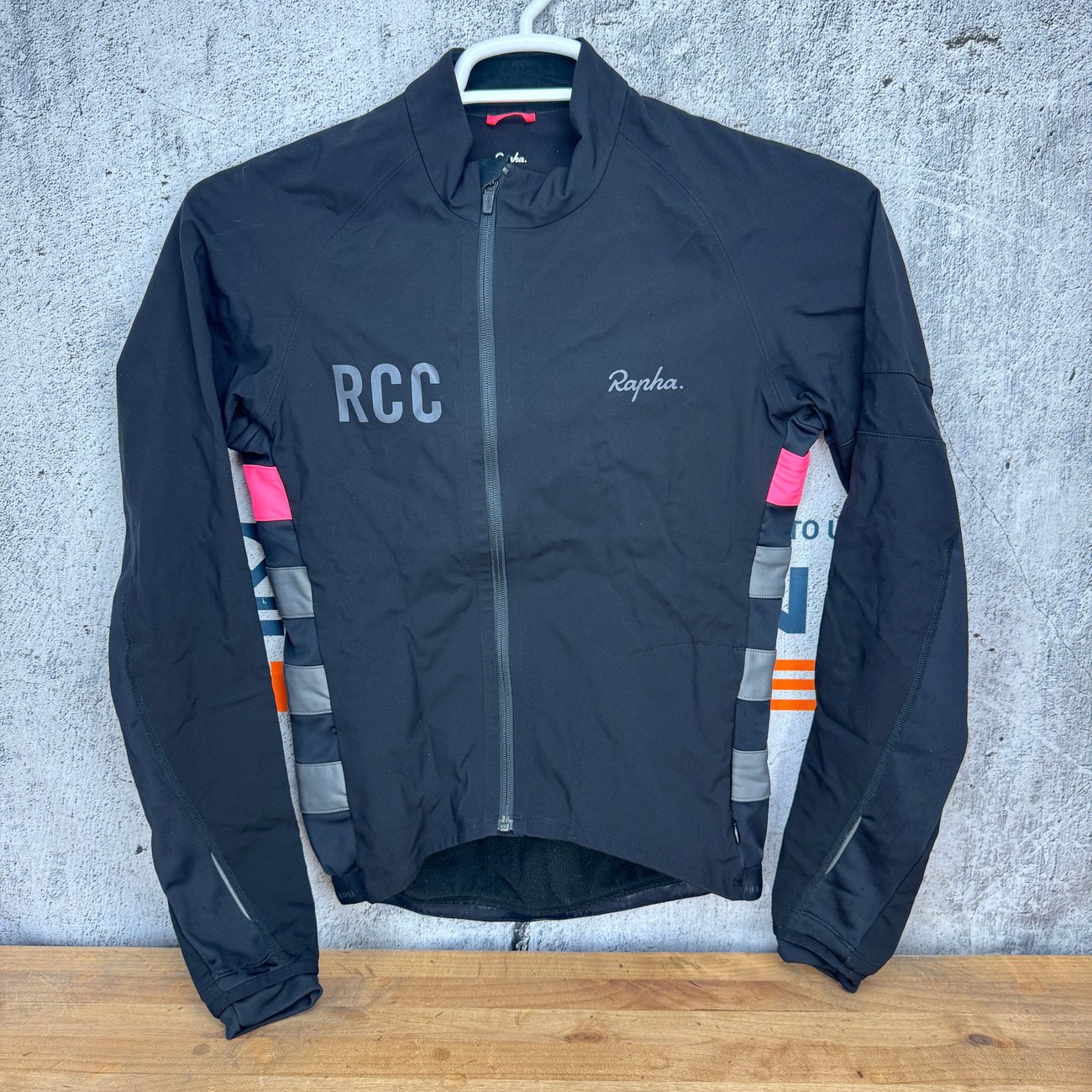 Rapha RCC ノースリーブ サイクルジャケット Rare! Rapha Pro Team Winter Jacket RCC Cycle Club Men's Medium