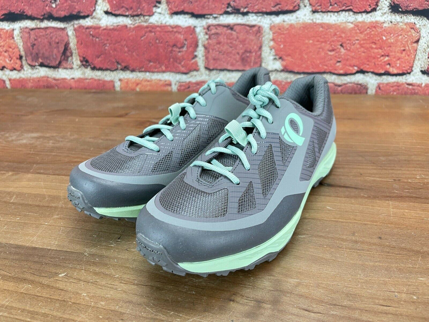 Pearl iZumi X-Alp Canyon Women's 40(EU)9.5(US) MTB Mountain Bike Shoes 2-Bolt