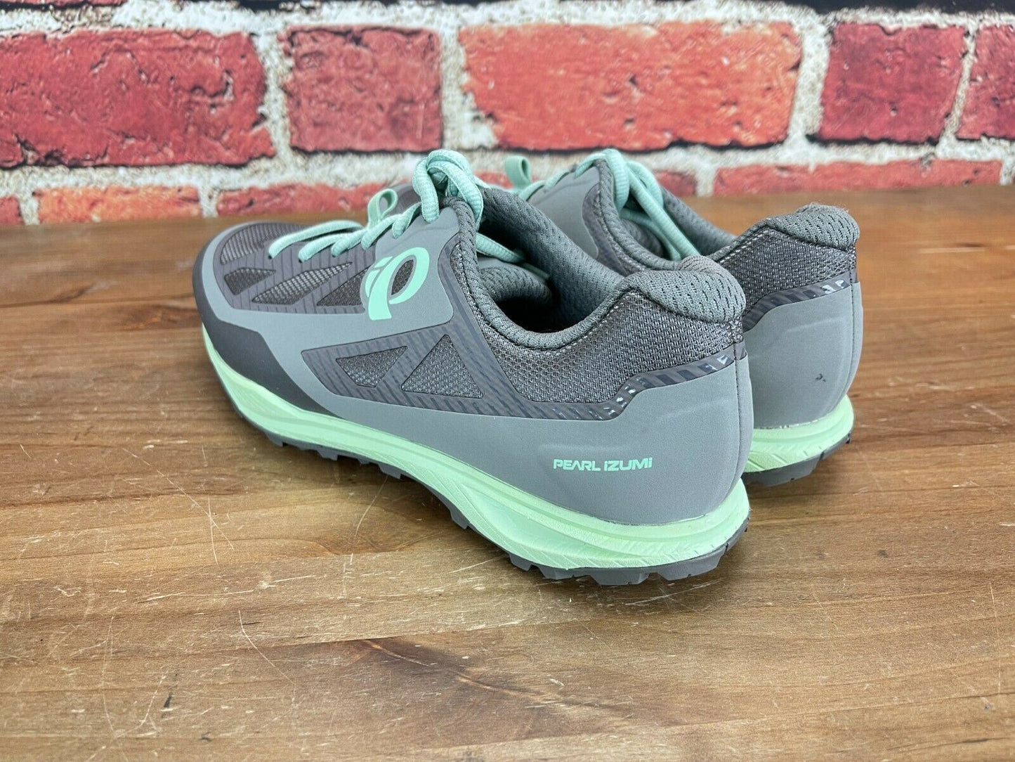 Pearl iZumi X-Alp Canyon Women's 40(EU)9.5(US) MTB Mountain Bike Shoes 2-Bolt