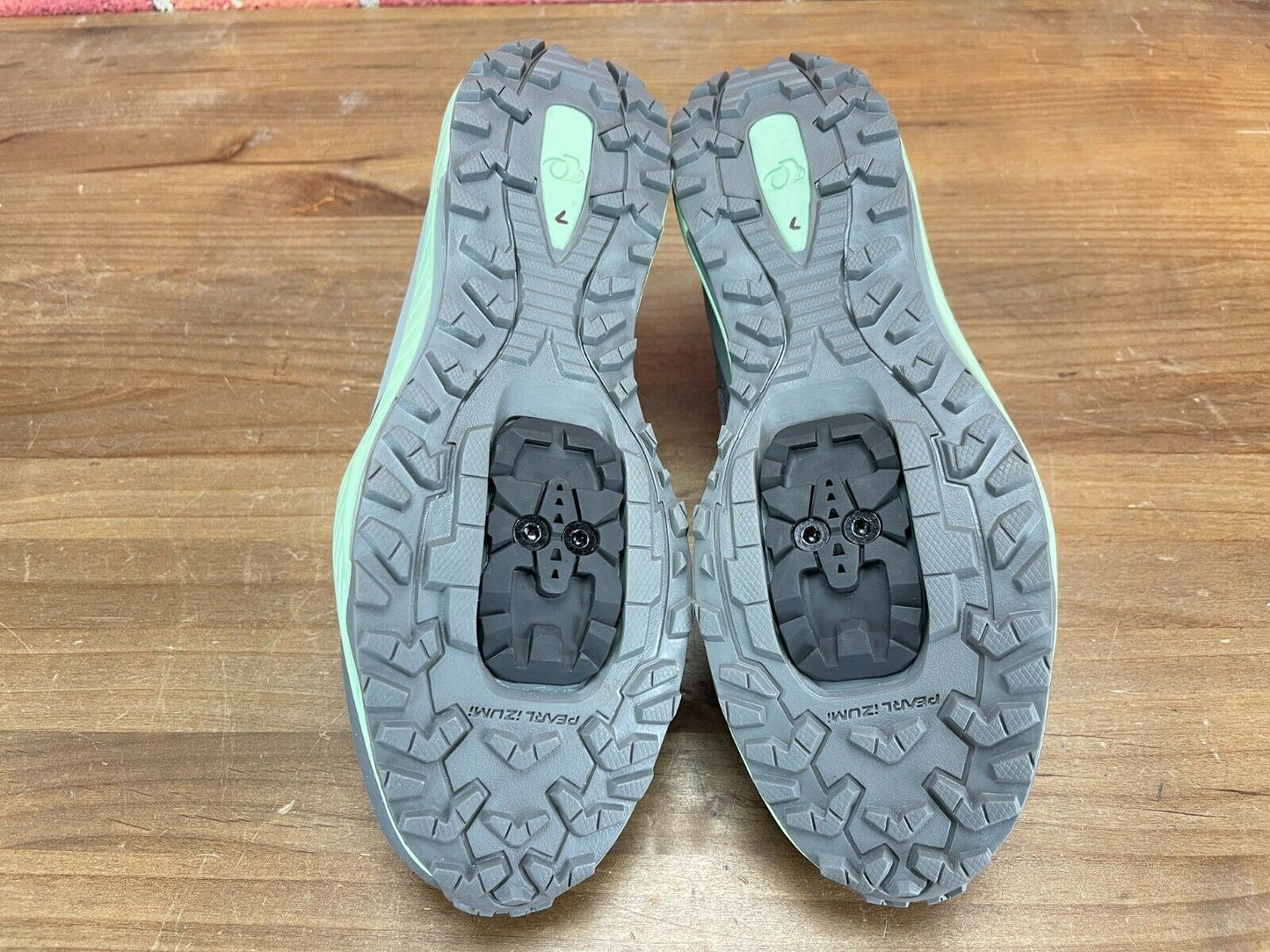 Pearl iZumi X-Alp Canyon Women's 40(EU)9.5(US) MTB Mountain Bike Shoes 2-Bolt