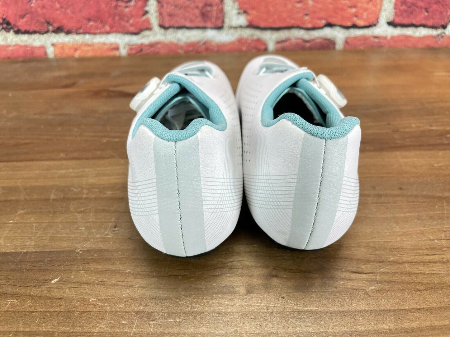 Shimano RP5 Women's 40(EU) 9.5(US) Road Cycling Shoes 3-Bolt White/Cyan