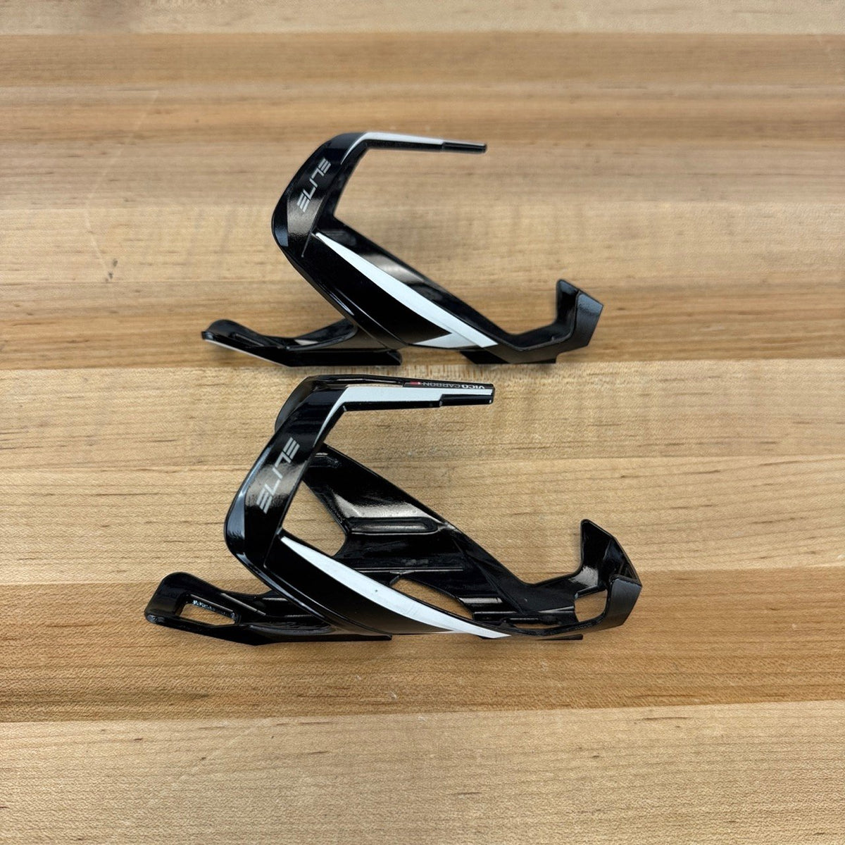 Low Mile! Elite Vico Carbon Black/White Water Bottle Cages — photo 6 of 7