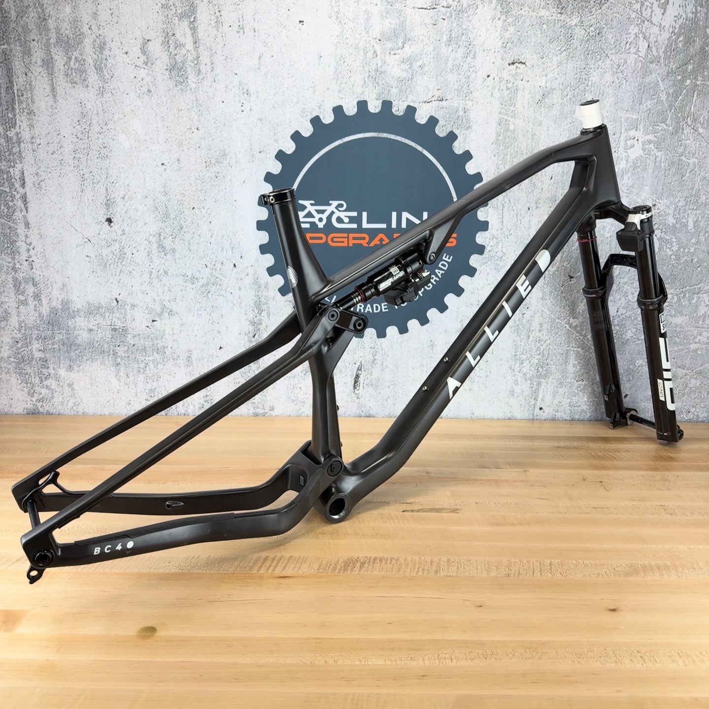 Low Mile! 2025 Allied BC40 XL Carbon 29" 120mm Boost UDH SIDLuxe MTB Frame