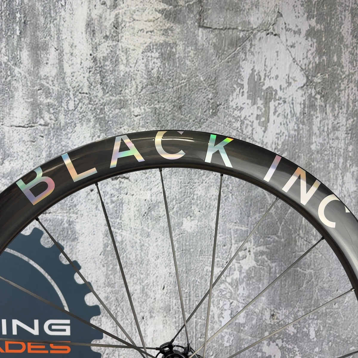 Low Mile! Black Inc 48|58 Carbon Tubeless Gloss Bike Wheelset 700c 1335g — photo 3 of 13