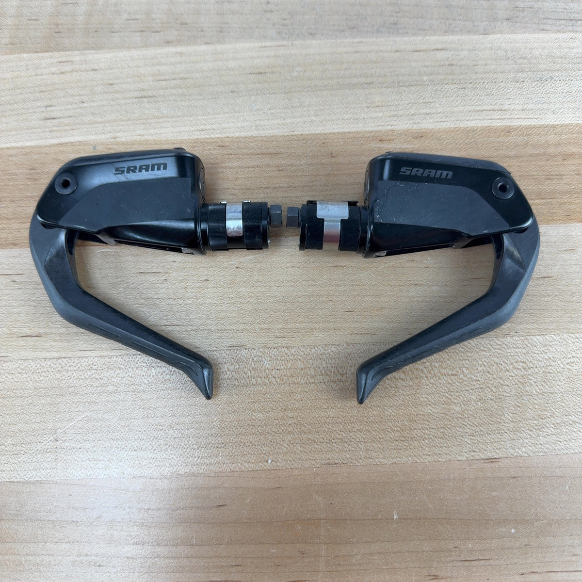 Light Use SRAM S900 Aero HydoT Flat-Mount TT/Triathlon Disc Brakeset w/ Calipers