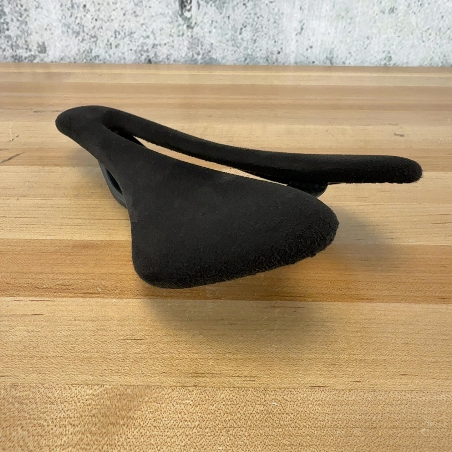 Low Mile! Berk Lupina Short 132mm Alcantara Black Carbon Bike Saddle 93g