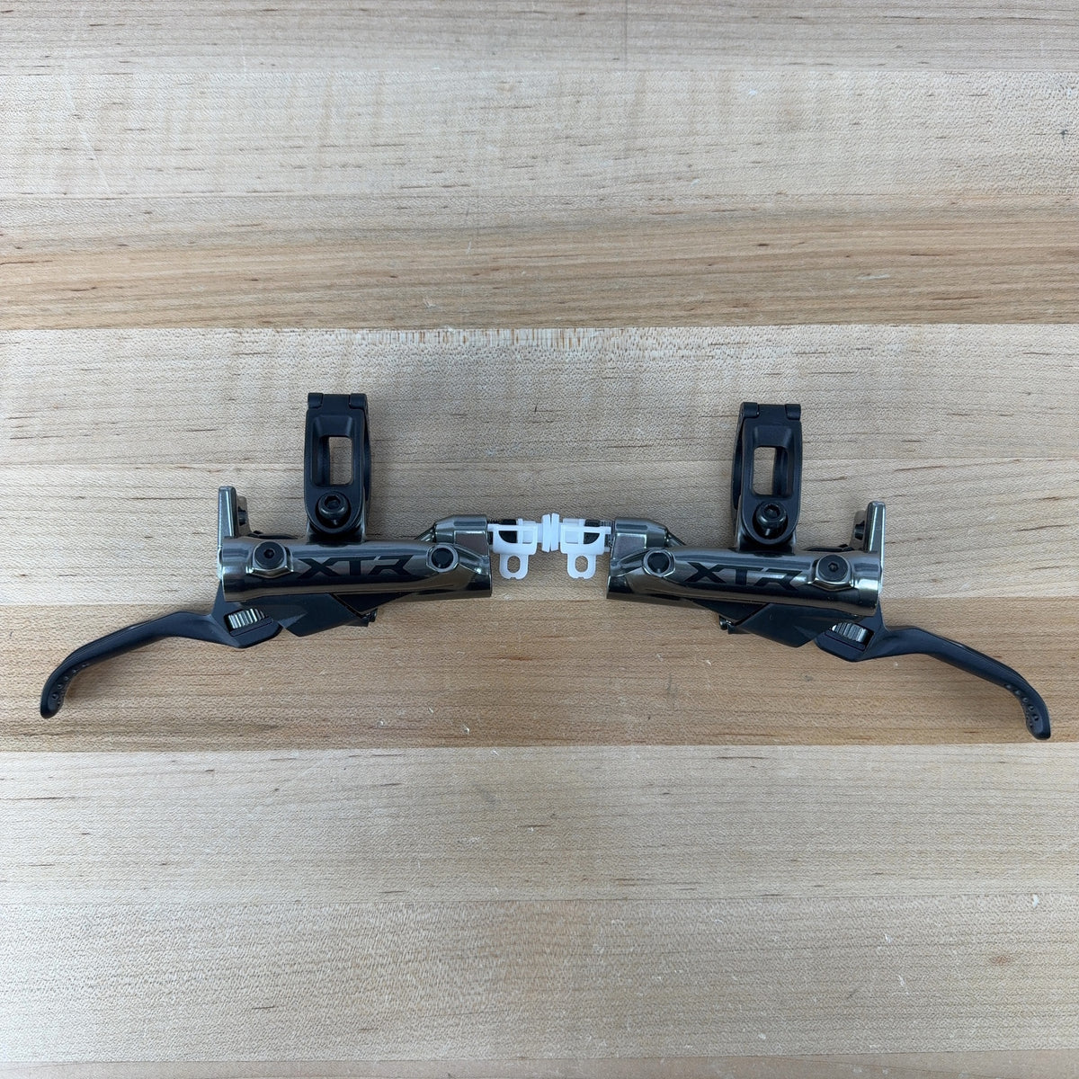 New! Shimano XTR BR-M9220/BL-M9220 4-Piston Hydraulic MTB Brakeset MSRP $670 — photo 3 of 7