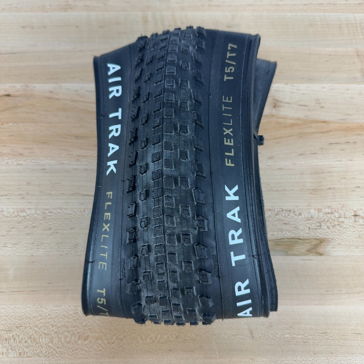New Take Off! Single Specialized Air Trak Flexlite 29x2.35 MTB Tire MSRP $74.99 — photo 1 of 5
