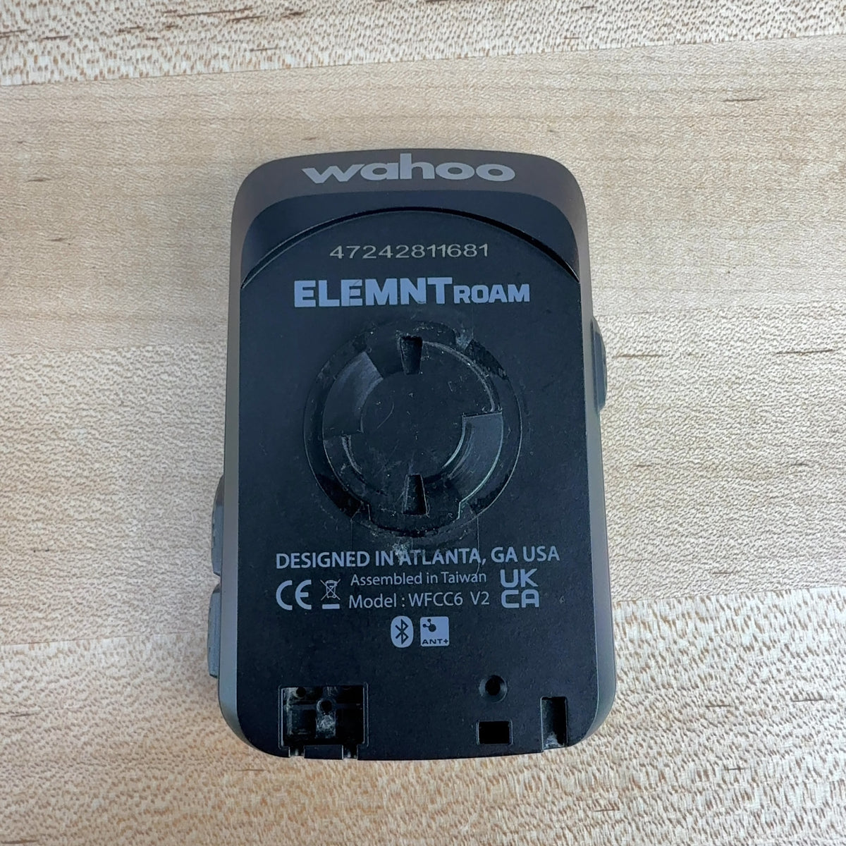 Light Use! Wahoo Element Roam V2 GPS Bike Computer w/ Cadence/Speed Sensors — photo 4 of 5