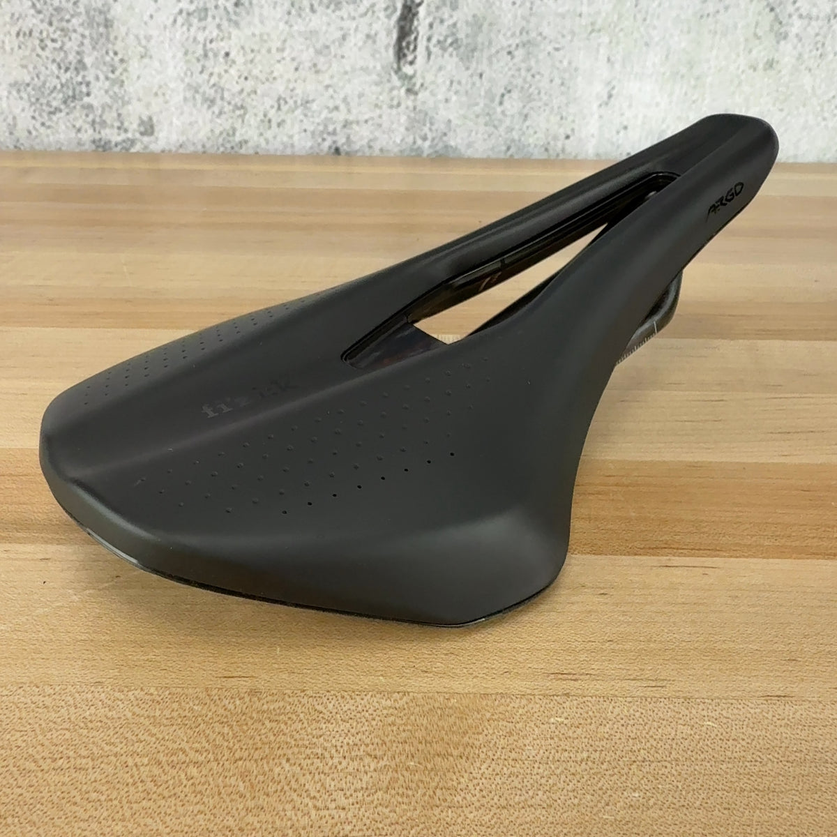 Light Use! Fizik Argo R1 150mm Carbon Rails Bike Saddle Black 202g