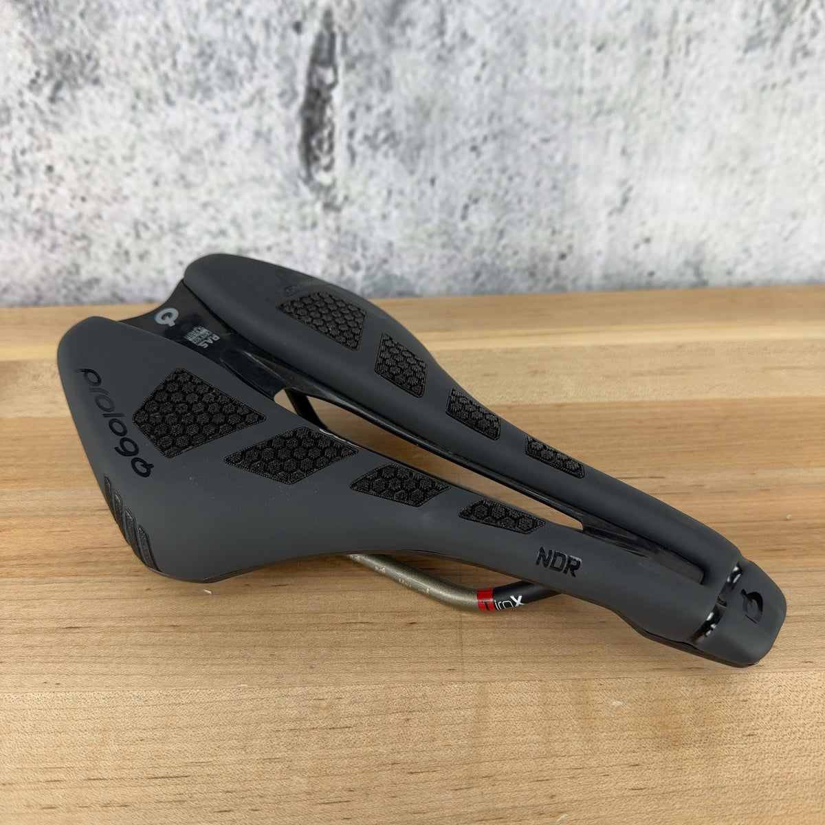 New! Prologo Dimension NDR 143mm 7x9mm Oval Titanium Rails Bike Saddle 223g — photo 1 of 8