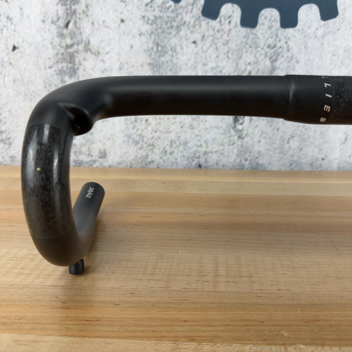 New Take Off! Allied HB10 38/42cm 70mm Reach 31.8mm Carbon Handlebar MSRP $200 — photo 2 of 12