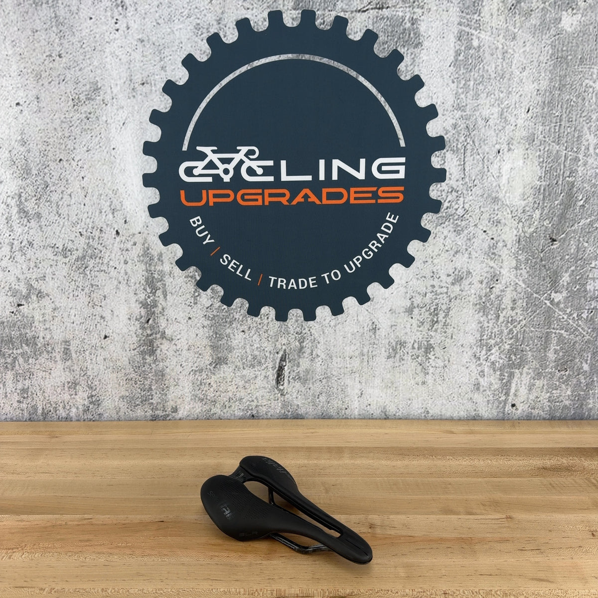 Light Use! Selle Italia SLR Superflow Boost 145mm Carbon Rails Bike Saddle 144g