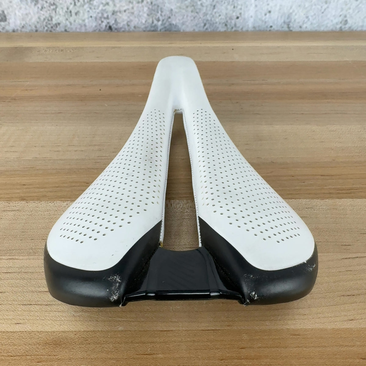 Bontrager Montrose Pro 138mm 7x10mm Carbon Rails White Bike Saddle 174g — photo 5 of 7