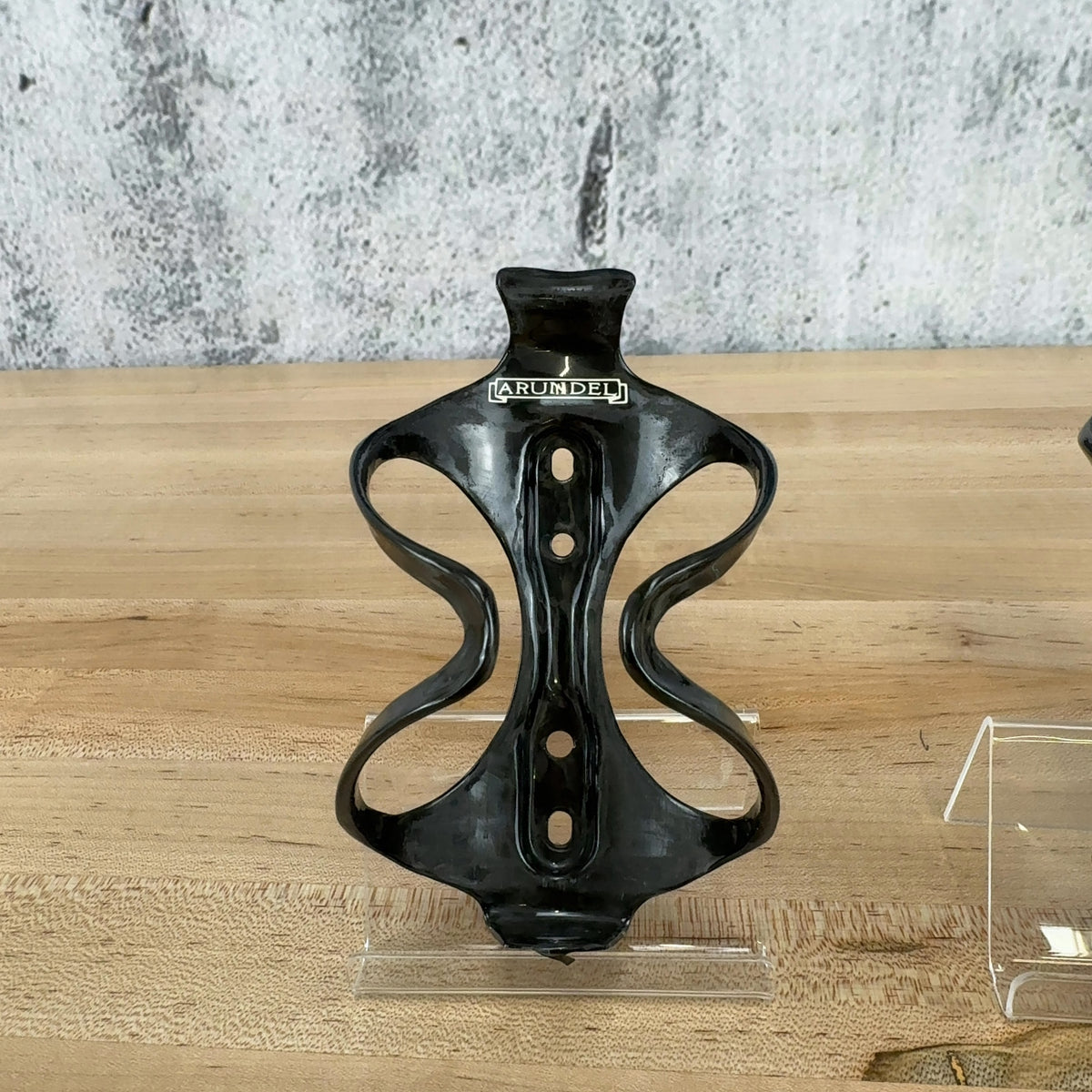 Light Use! Arundel Mandible UD Weave Carbon Pair Water Bottle Cages 46g — photo 3 of 7