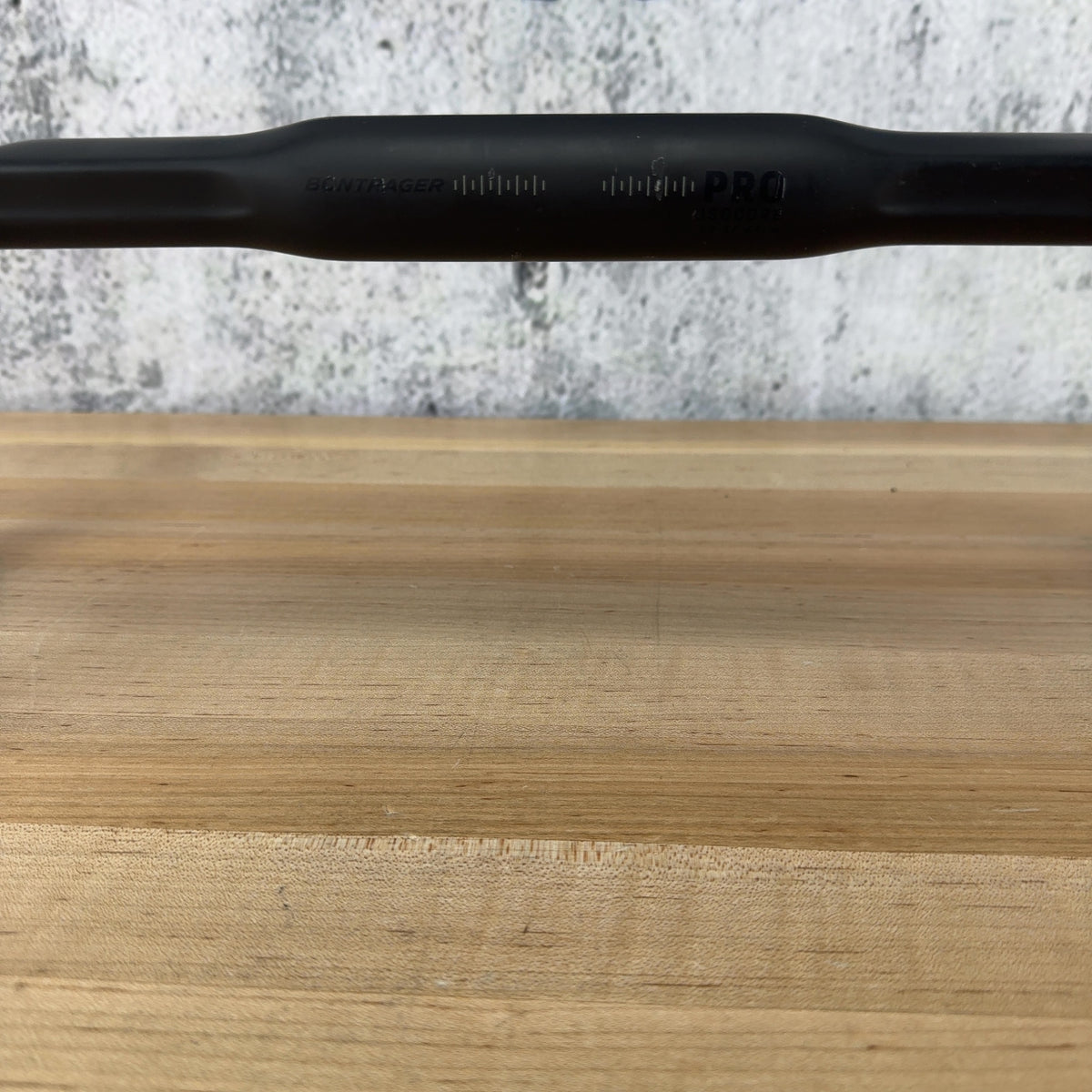 New Take Off! Bontrager Pro IsoCore VR-SF 44cm Carbon Gravel Bike Handlebar 251g — photo 3 of 12