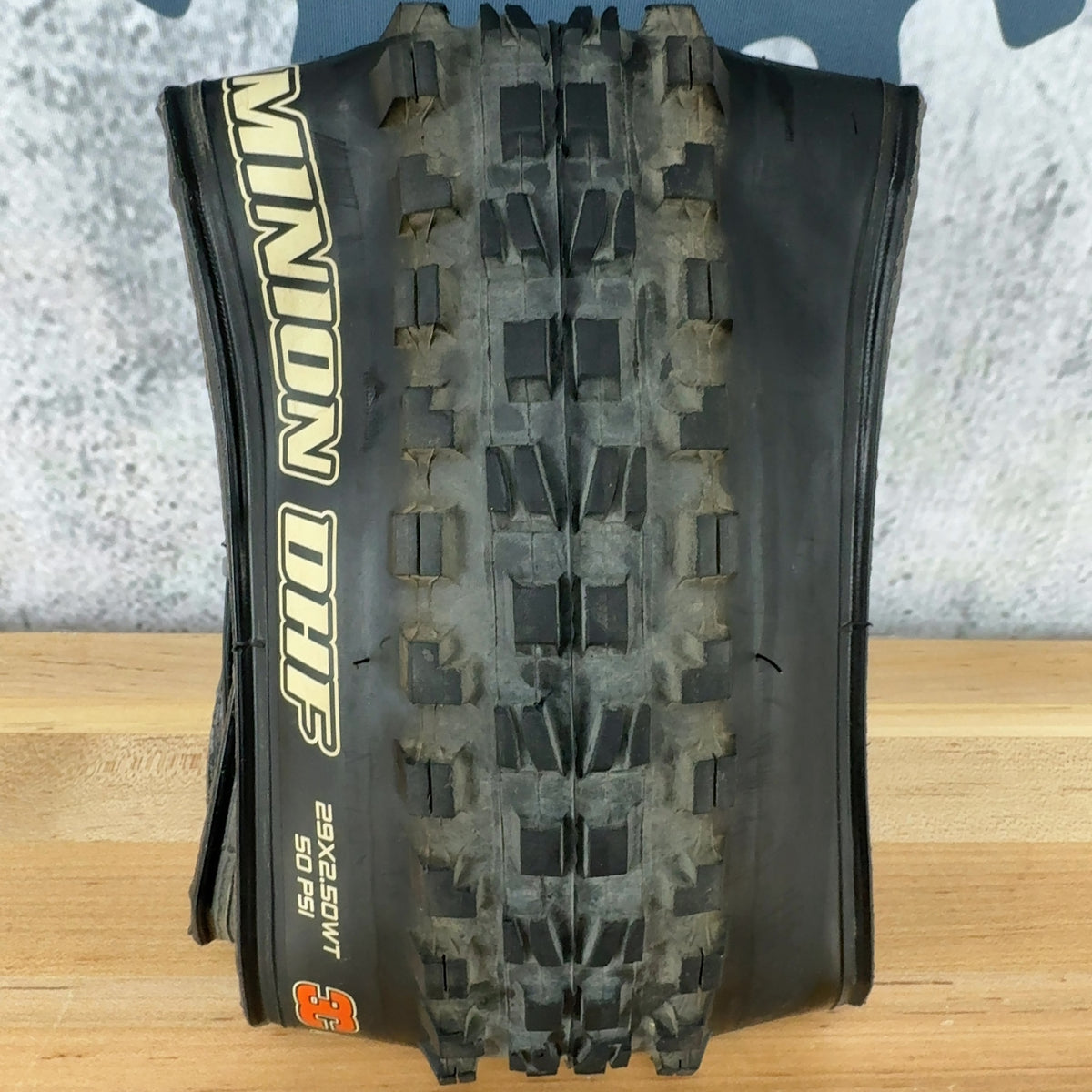 Light Use! Maxxis Minion DHF EXO Maxx Terra TR 29x2.50WT Single MTB Tire 60 TPI — photo 1 of 6