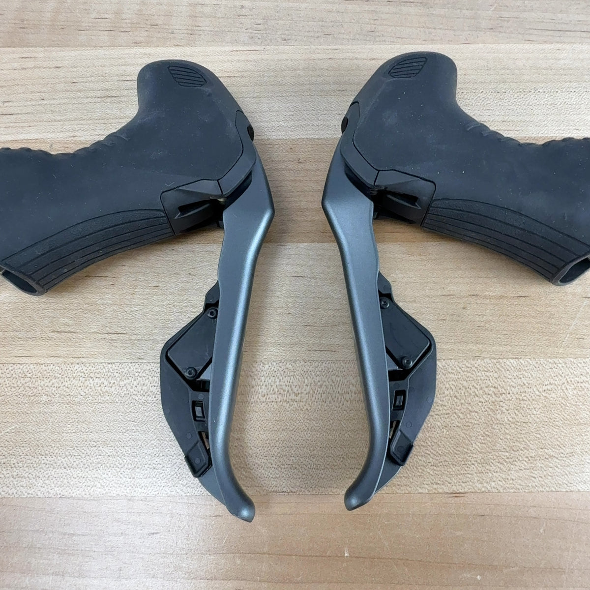 Light Use! Shimano GRX ST-RX815 Di2 Gravel 11-Speed Disc Shifters w/ Calipers