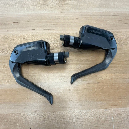 Low Mile! SRAM S-900 Aero HRD Disc Brake Carbon Brake Levers w/ Red E1 Calipers