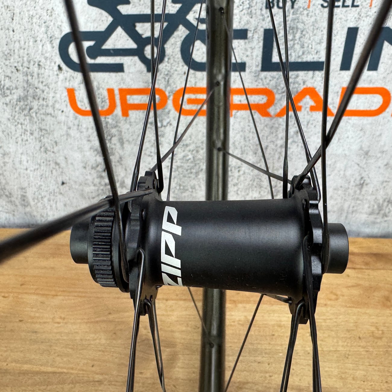 2019 Zipp 454 NSW Carbon Hooked Tubeless Disc Wheelset 700c Cognition Hubs