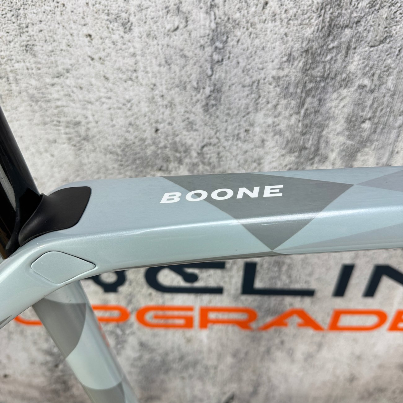 Mint! 2025 Trek Boone 56cm 600 OCLV Carbon Disc Frameset 700c Plasma Grey Pearl
