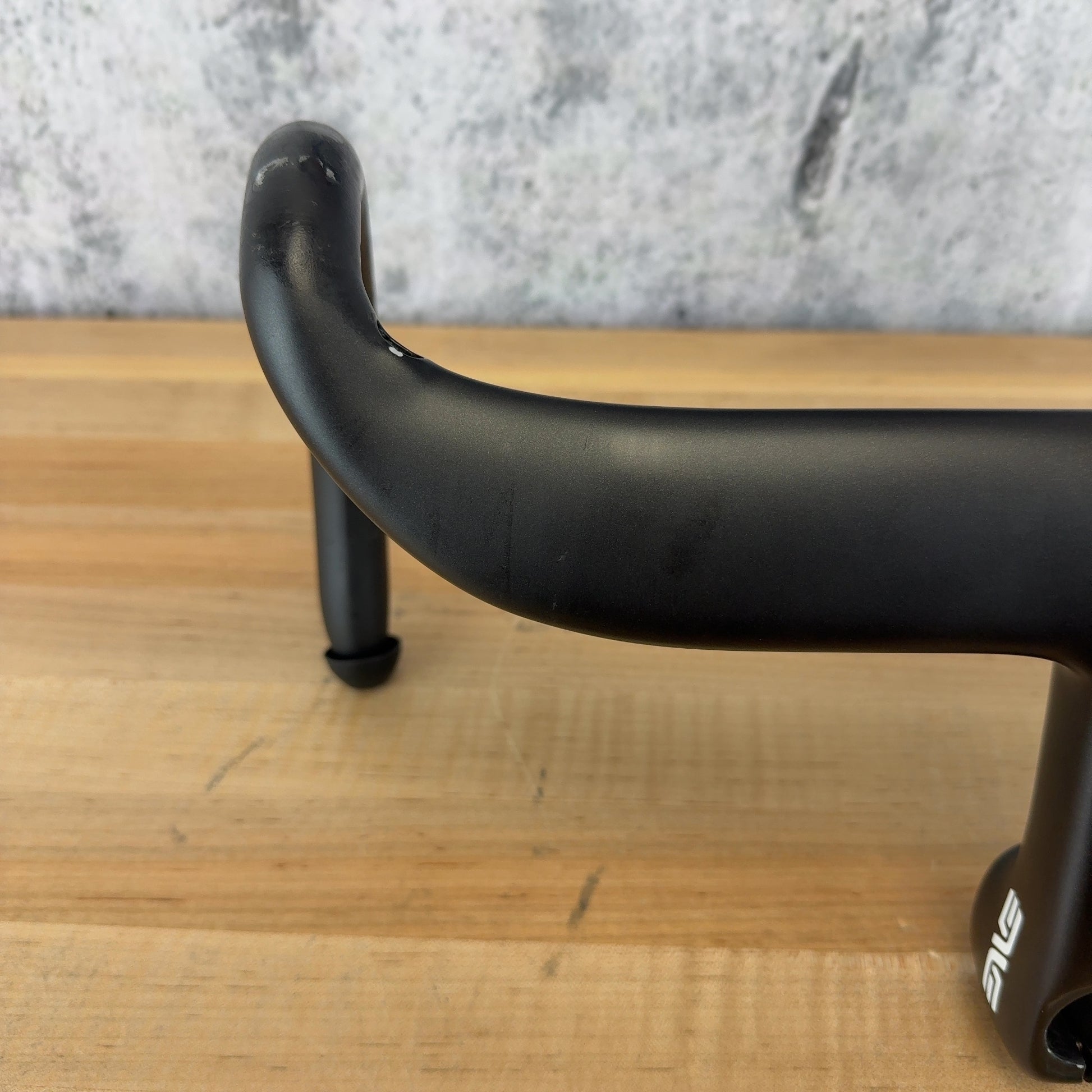 Enve SES Aero Pro One-Piece Handlebar 37/40cm x 120mm Carbon Integrated Handlebar