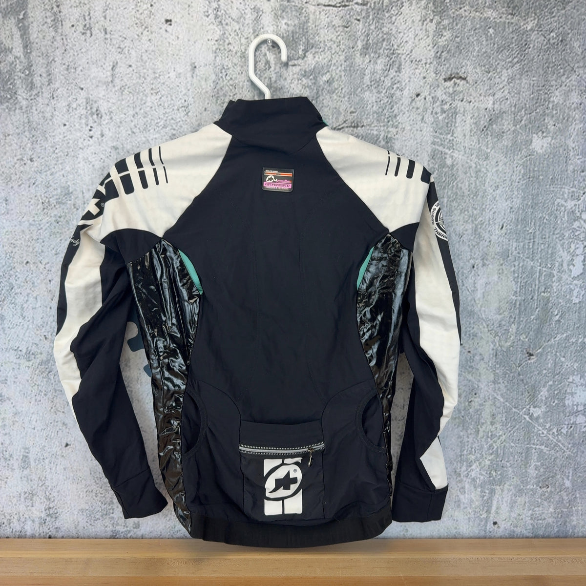 Assos iJ.pompaDour Campionissimo S7 Large Women's Cold Weather Cycling Jacket — photo 2 of 10