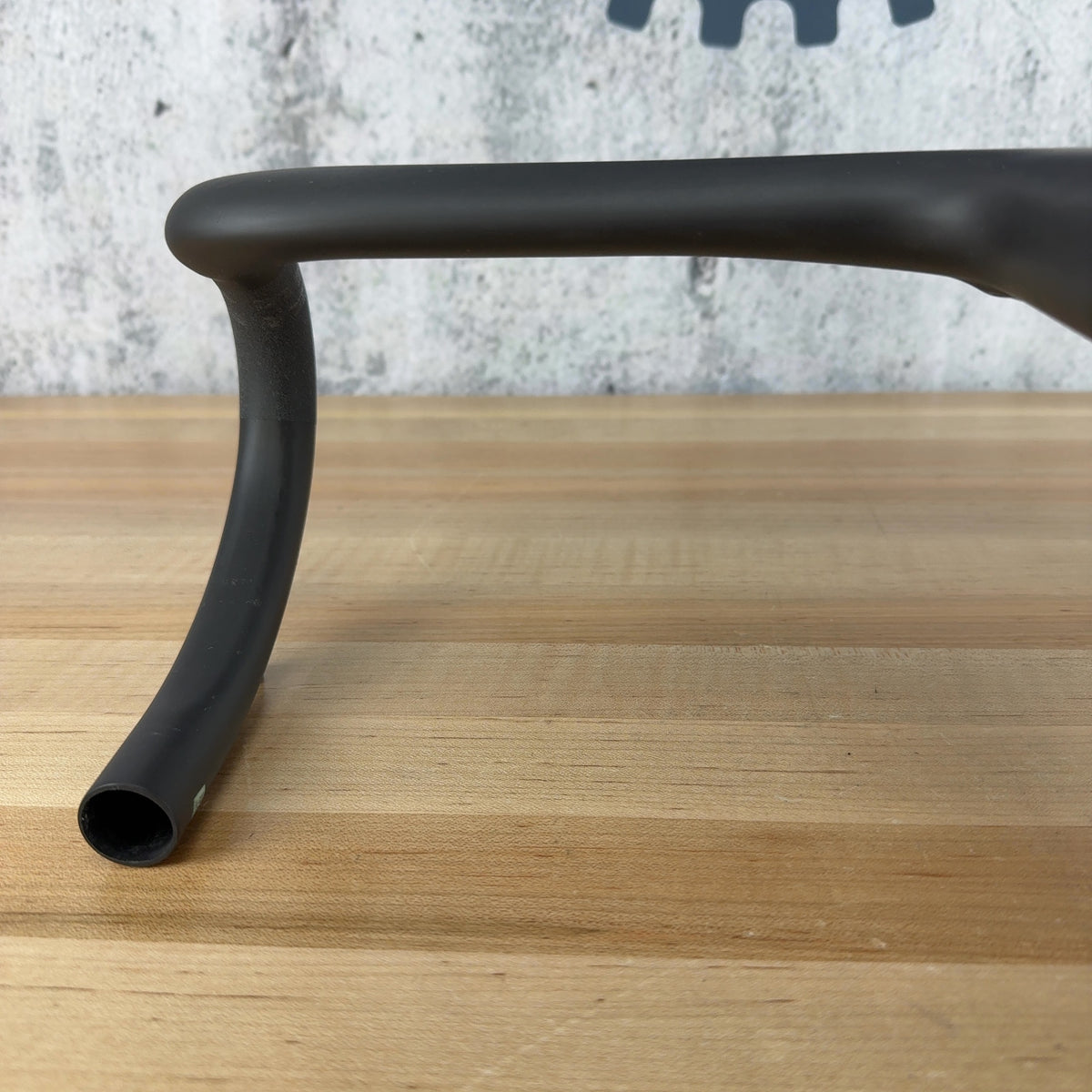 New Take Off! Roval Alpinist II Cockpit 40cm x 120mm Carbon Integrated Handlebar — photo 7 of 14