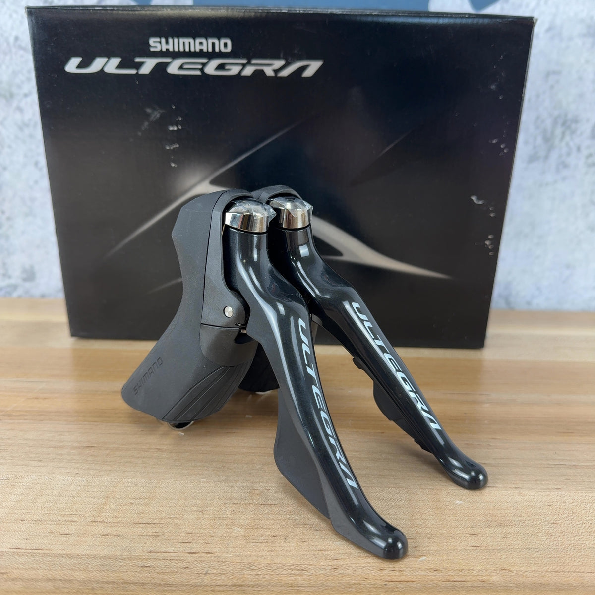 New! Shimano Ultegra ST-R8000 11-Speed Mechanical Rim Brake Bike Shifters