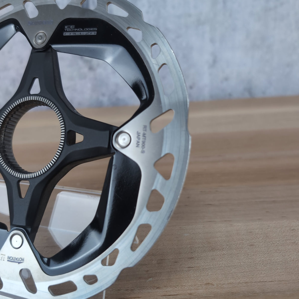 Light Use! Shimano RT-MT900-S Centerlock 160/160mm Ice Tech Brake Rotors 275g — photo 9 of 10