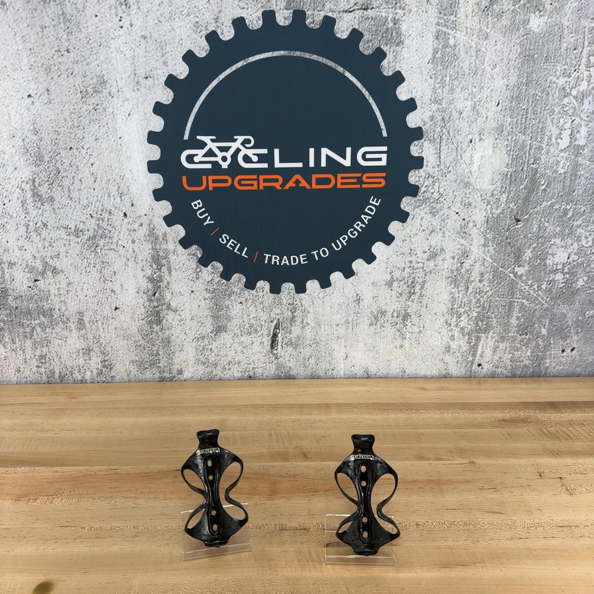 Light Use! Arundel Mandible UD Weave Carbon Pair Water Bottle Cages 46g — photo 2 of 7
