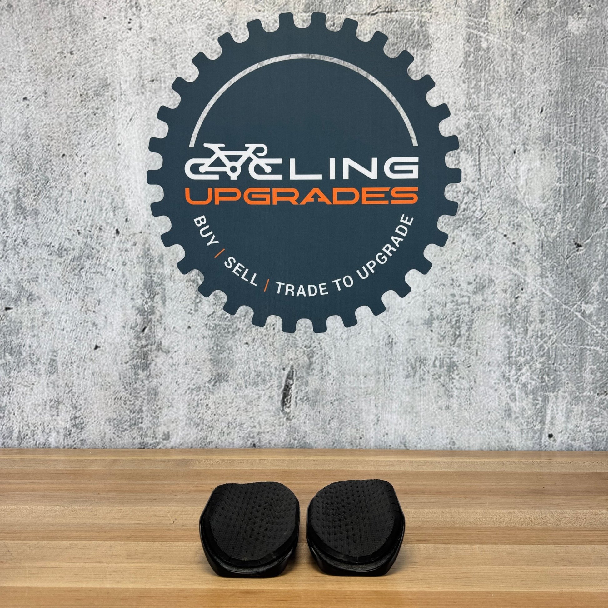 Low Mile! Tririg Signature Arm Cups Open Back Signature Arm Cups + Replacement Pads Carbon TT Cockpit