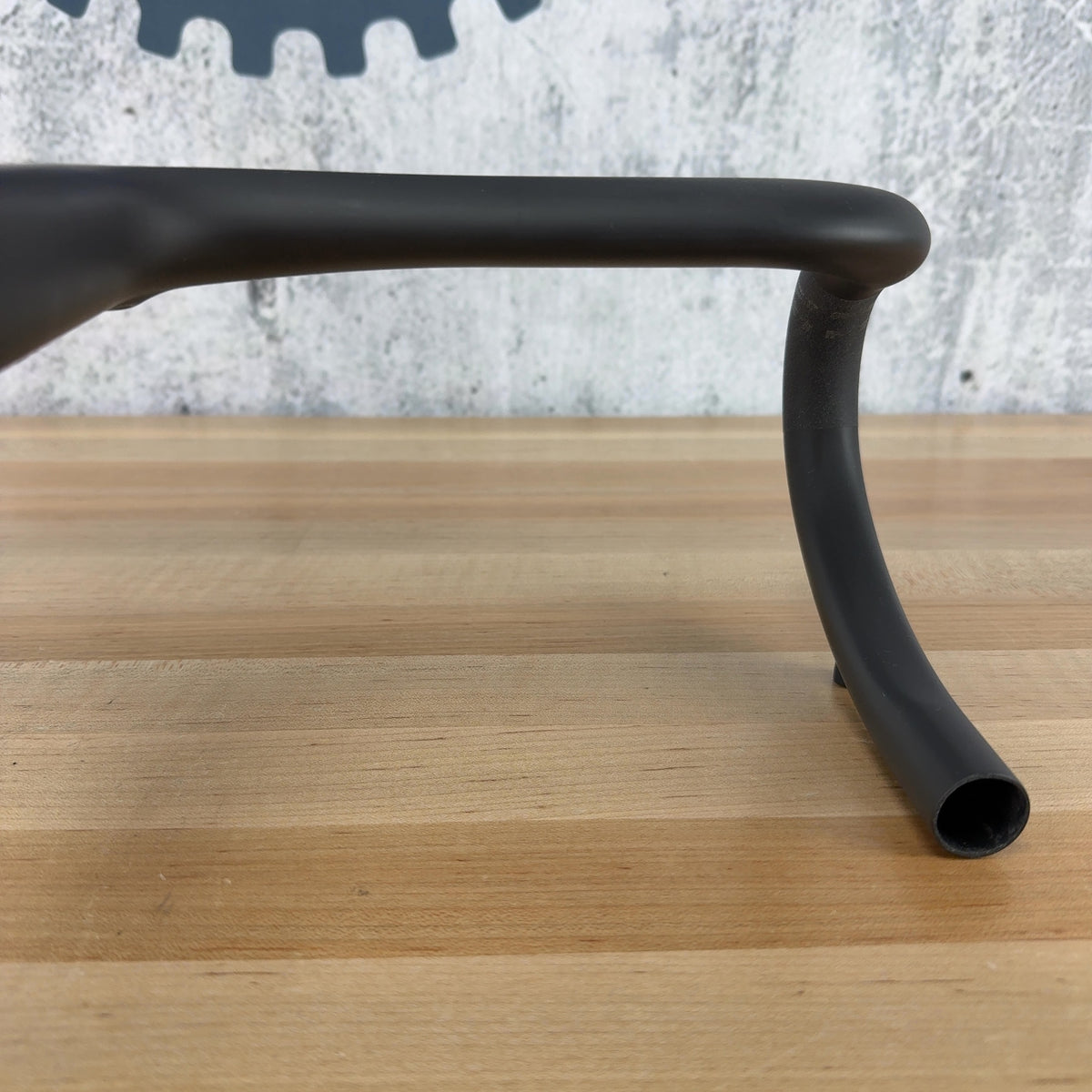 New Take Off! Roval Alpinist II Cockpit 40cm x 120mm Carbon Integrated Handlebar — photo 9 of 14