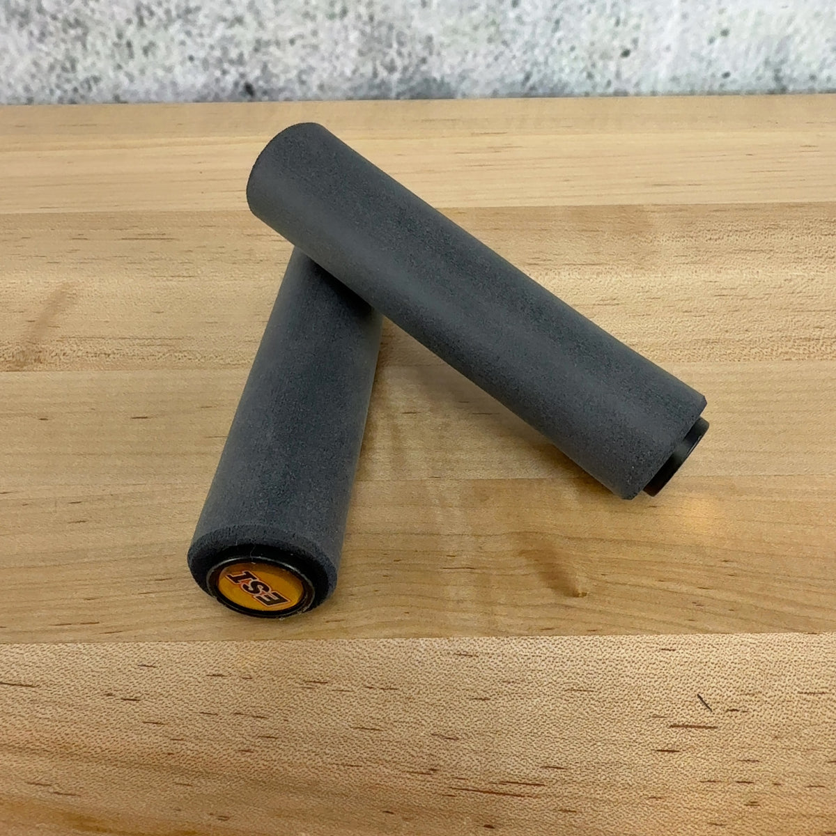 New Take Off! ESI Chunky 80g Grey MTB Bike Handlebar Grips w/ plugs — photo 1 of 5