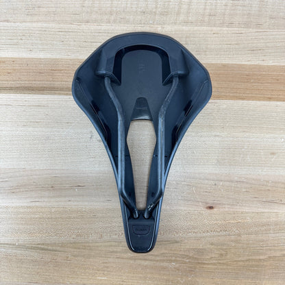 Low Mile! Fizik Argo Vento R1 7x9mm Oval Saddle Rails 150mm Bike Saddle 195g