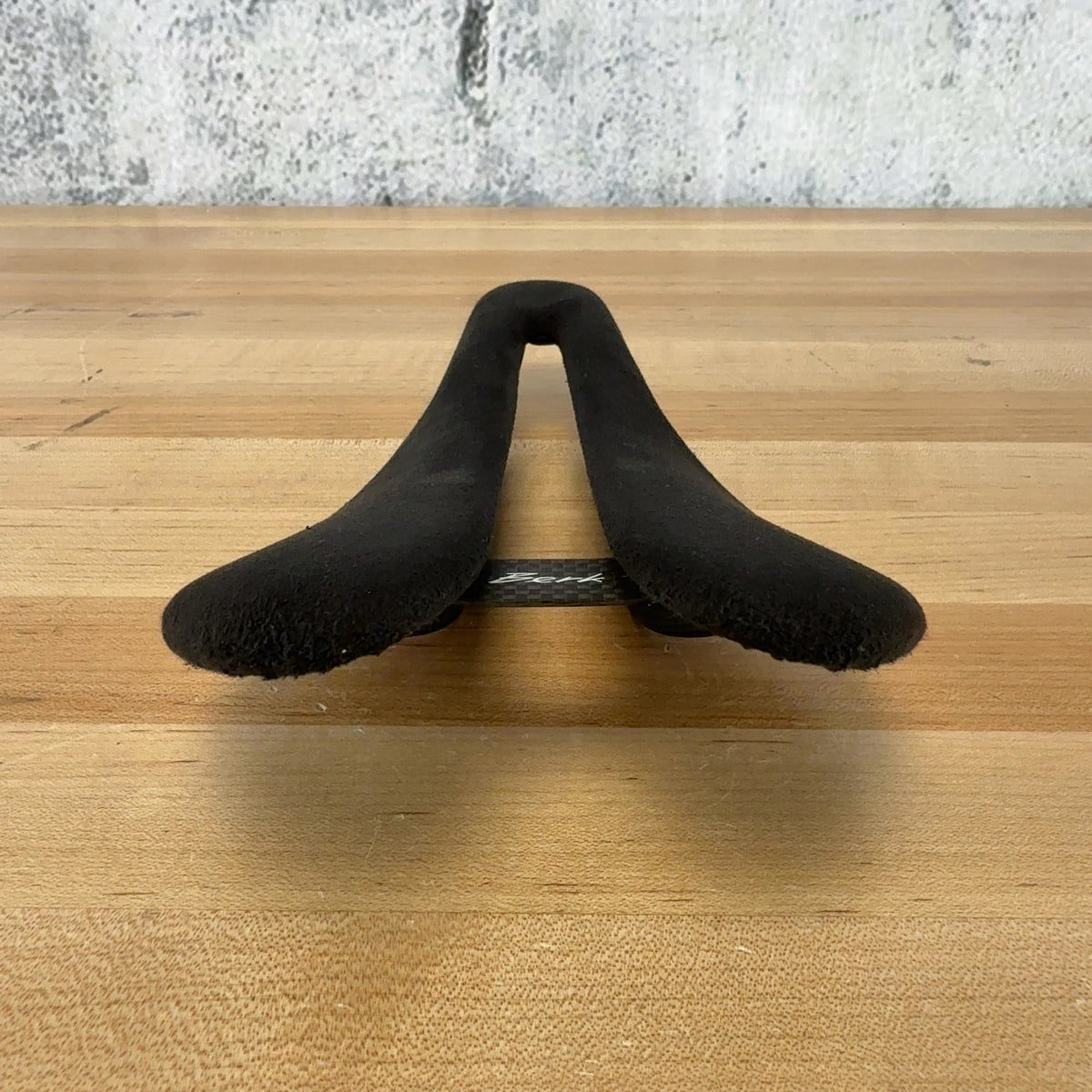 Low Mile! Berk Lupina Short 132mm Alcantara Black Carbon Bike Saddle 93g — photo 5 of 8