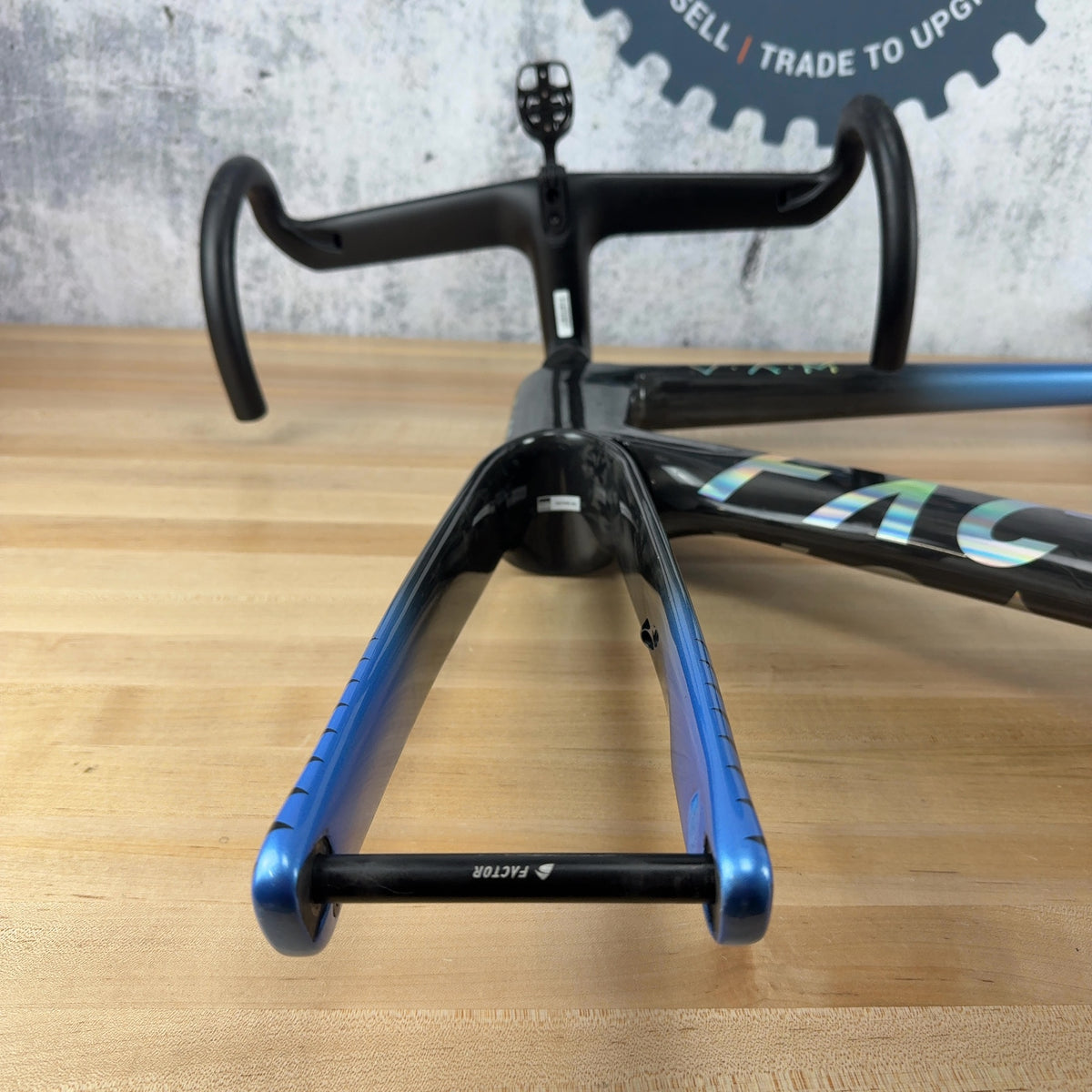 Low Mile! 2026 Factor Ostro VAM 58cm Blue Disc Brake Carbon Road Frameset 2430g — photo 9 of 12