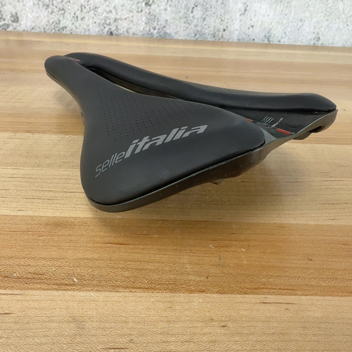 Light Use! Selle Italia Novus Boost EVO Kit Carbonio Superflow L3 145mm Saddle — photo 6 of 8