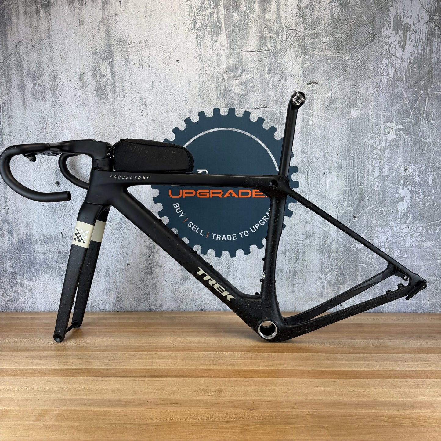 Low Mile! 2025 Trek Checkmate SLR Small Black Carbon Gravel Bike Frameset 2433g