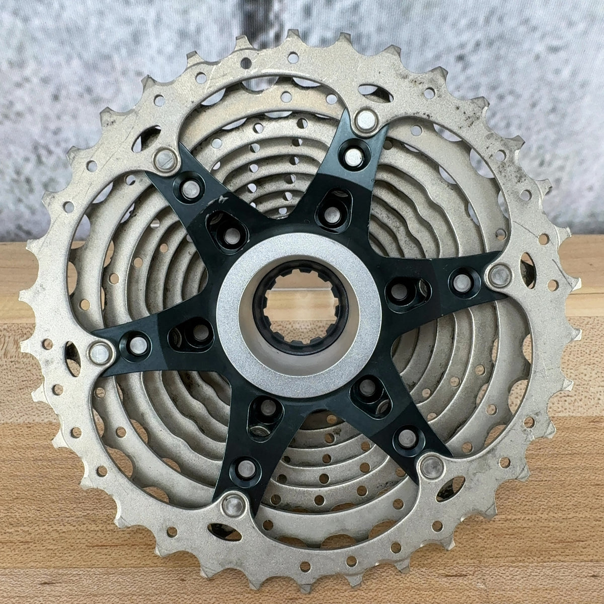 Light Use! Shimano Ultegra CS-R8000 11-34t 11 Speed Bike Cassette 335g — photo 3 of 4