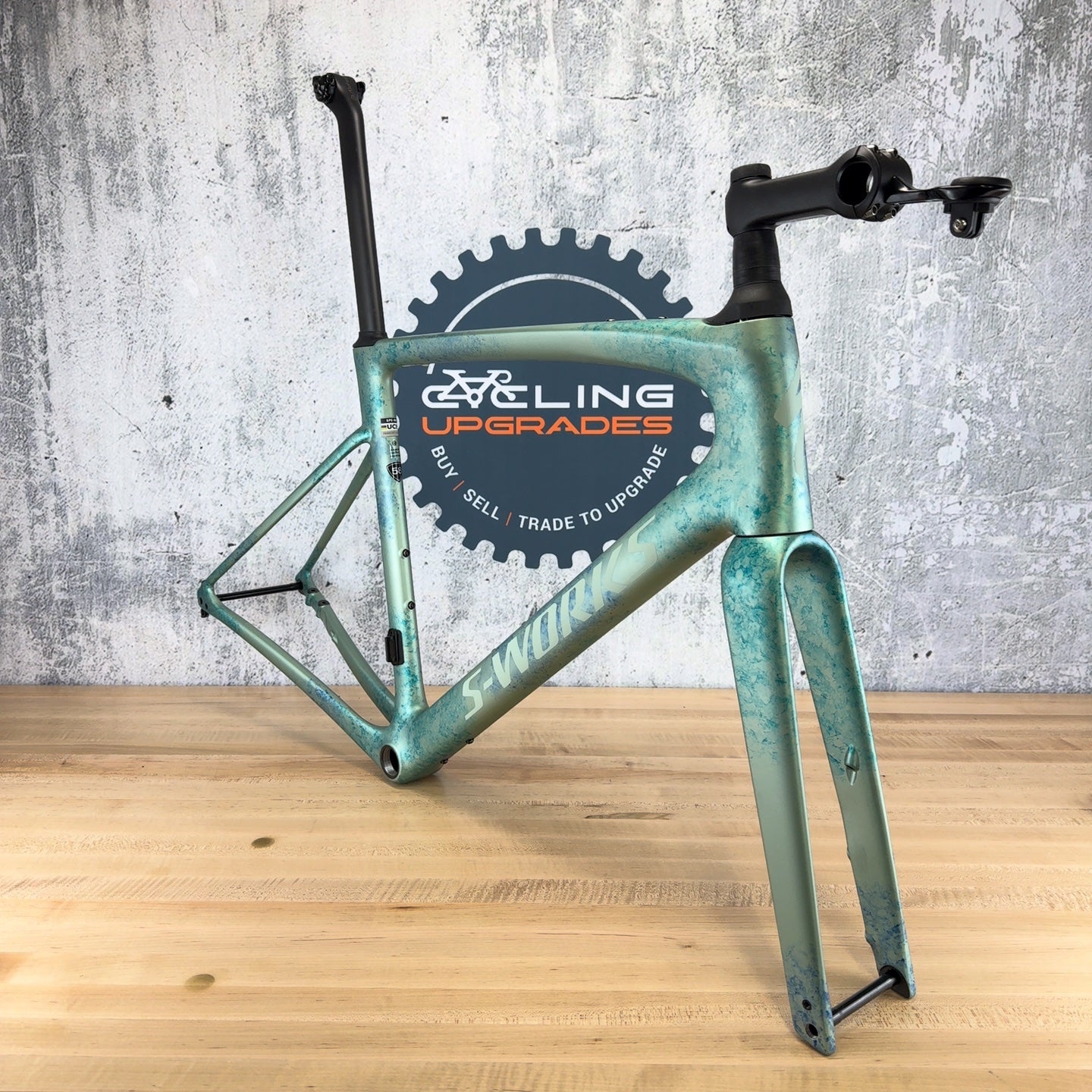 Low Mile! 2024 Specialized 2025 S-Works Roubaix SL8 58cm Carbon Disc Brake Future Shock 3.3 Satin Metallic White Sage Frameset