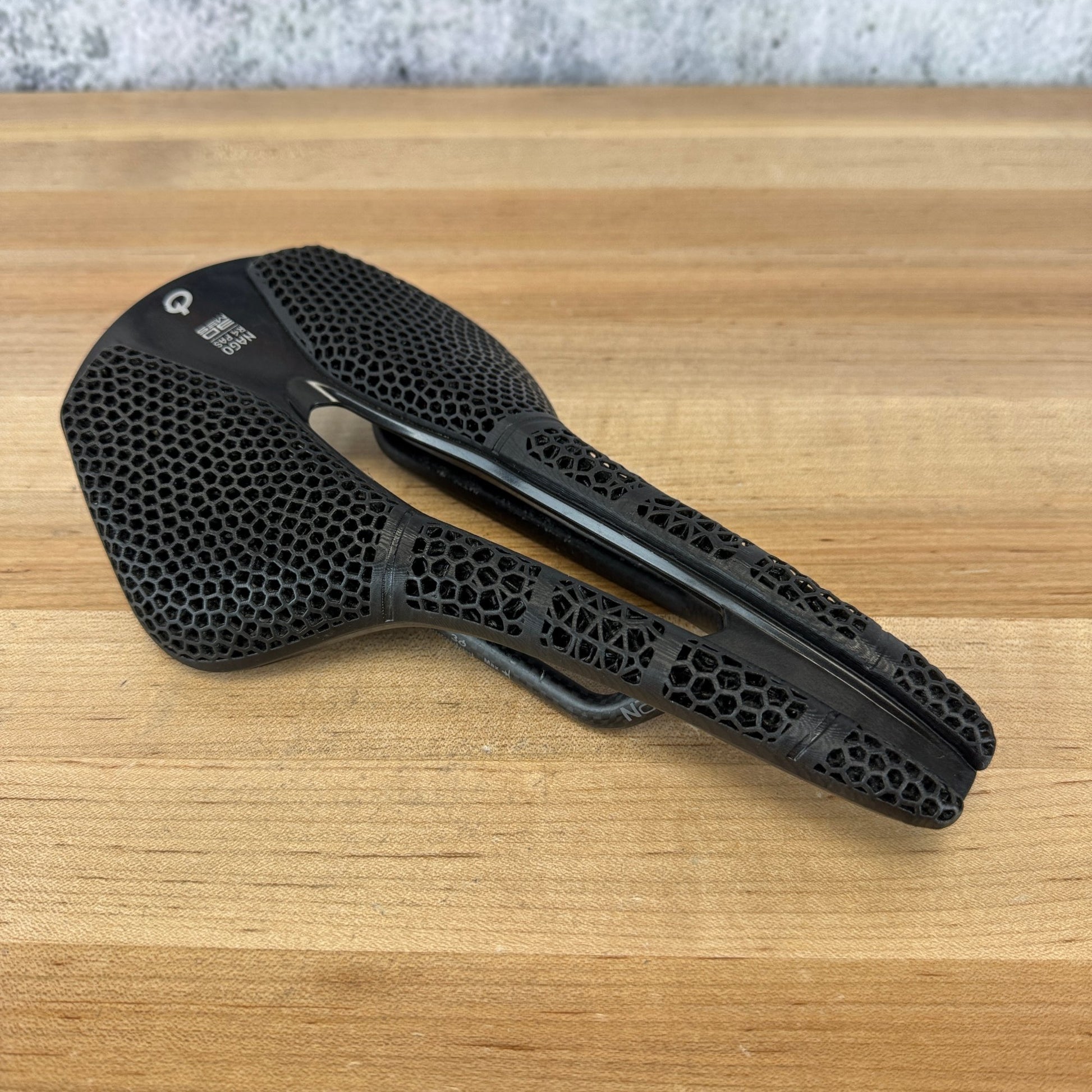 Low Mile! Prologo Nago R4 PAS 3DMSS 3D NACK Carbon Rails 137mm Bike Saddle