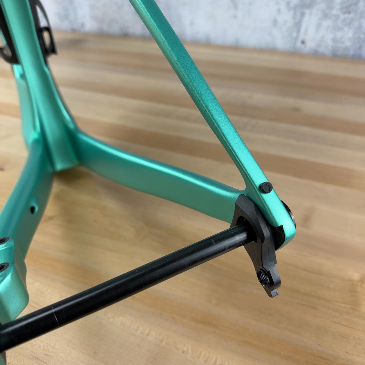 Low Mile! 2025 Factor Monza 52cm Carbon Disc Steel Green UDH Frameset 2750g — photo 5 of 18