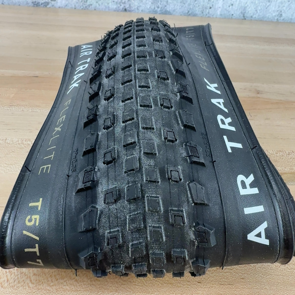 New Take Off! Single Specialized Air Trak Flexlite 29x2.35 MTB Tire MSRP $74.99 — photo 5 of 5