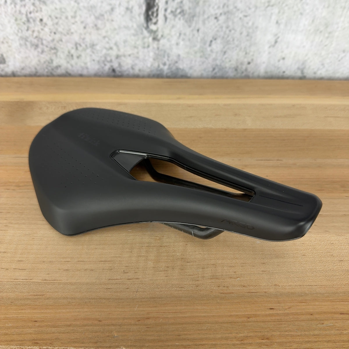 Light Use! Fizik Argo R1 150mm Carbon Rails Bike Saddle Black 202g