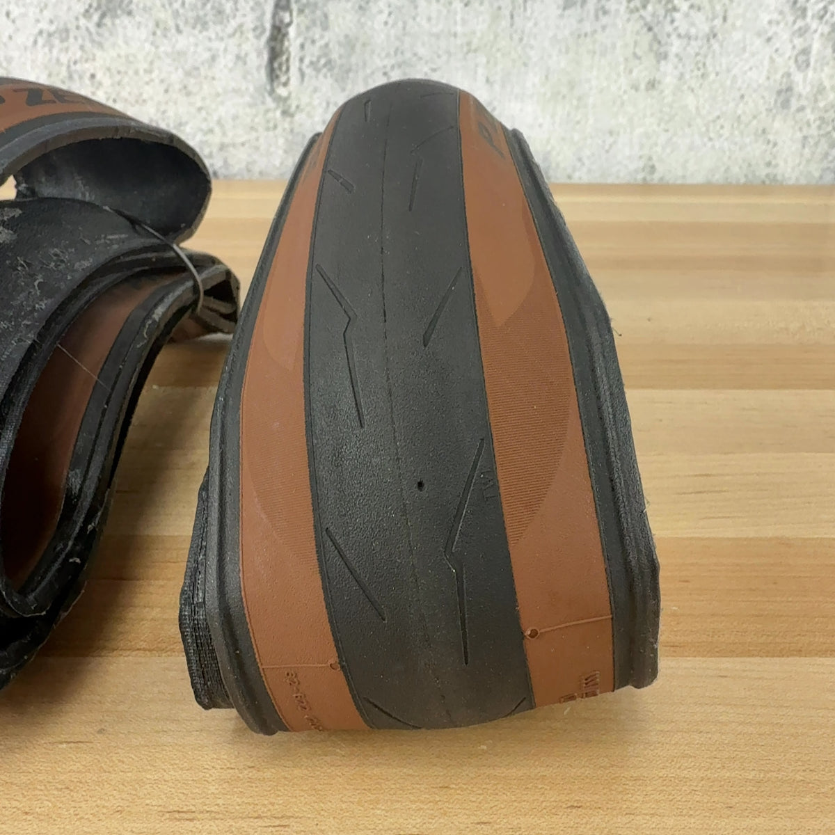 Mint! Pair Pirelli P Zero 700c x 32mm Tanwall Tubeless Road Bike Tires 708g — photo 3 of 5